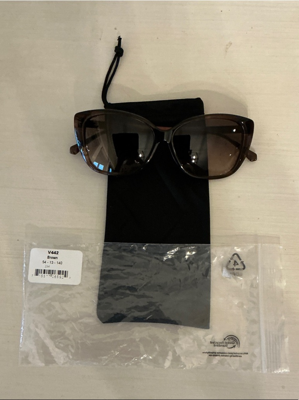 Authentic, Vera Wang Brown Cat-Eye Sunglasses - Picture 11 of 12